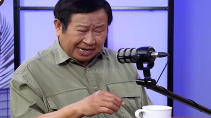 DESAK MENHUT MUNDUR Mantan Kabareskrim Komjen (purn) Susno Duadji mengkritik keras sikap Menteri Kehutanan Raja Juli Antoni melempar tanggung jawab ke Presiden, desak mundur dari jawaban.
