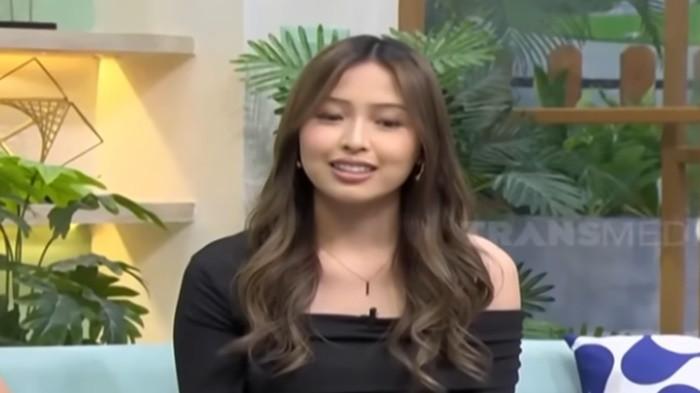 PINKAN MAMBO NGAMEN - Michelle Ashley mengaku tidak rela melihat sang ibu, Pinkan Mambo yang kini harus mengamen di jalan.