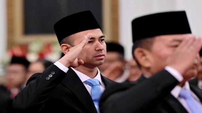 TERSERET SUAP BEA CUKAI -- Moment Raffi Ahmad saat dilantik sebagai Utusan Khusus Presiden Bidang Pembinaan Generasi Muda dan Pekerja Seni peridoe 2024-2029. Saat ini namanya tengah tersandung kasus suap di lingkungan Bea Cukai.