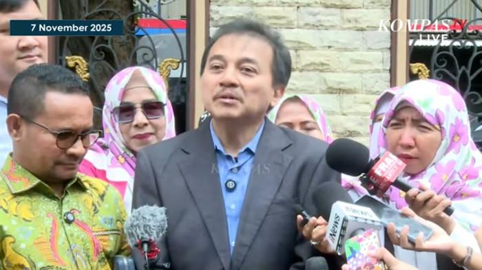 Jawaban Santai Roy Suryo Usai Ditetapkan Tersangka Kasus Tudingan Ijazah Palsu Jokowi : Senyum Saja