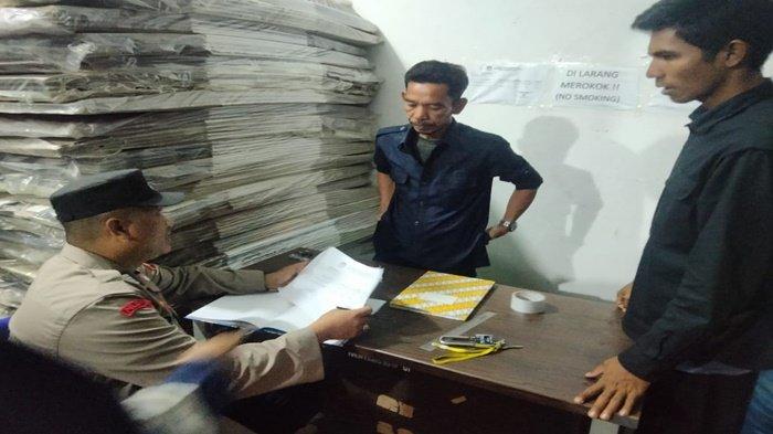 Personel Polsek Indralaya Patroli Pengecekan Gudang Logistik Pemilu 2024