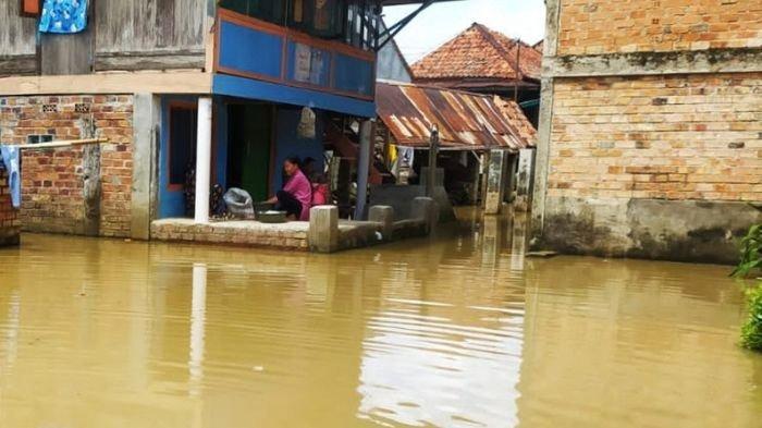 Puluhan Rumah Warga di Payuputat Prabumulih Terendam Banjir Kiriman Dari Muara Enim dan Lahat