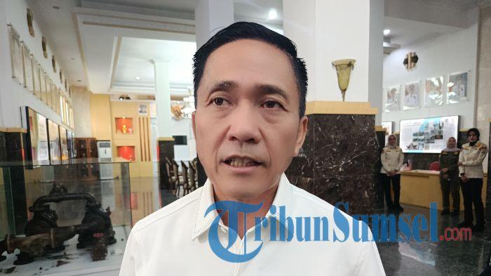 PARIPURNA - Walikota Palembang, Ratu Dewa. Rapat Paripurna DPRD Palembang Ditunda Karena Pemkot Palembang Tak Hadir, Ratu Dewa Beri Penjelasan