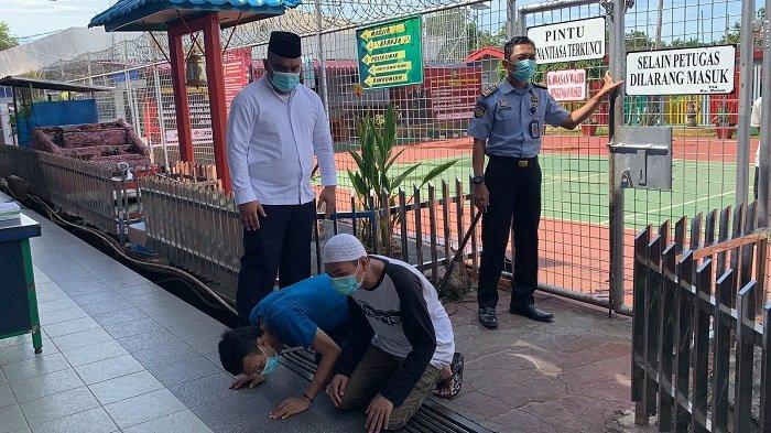 Bebas dari Rutan Pakjo Palembang Usai Dapat Remisi Lebaran 2022, David Sujud syukur