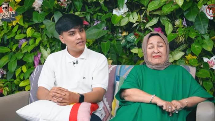 ANAK DENADA - Ressa Rizky Rossano dan ibu angkaynya, Ratih di podcast youtube Denny Sumargo tayang Senin (26/1/2026), Denny Sumargo sempat menyinggung siapa ayah kandung Ressa anak dari penyanyi Denada, ngaku tak pernah diberitahu, hanya ingin pengakuan dari ibu