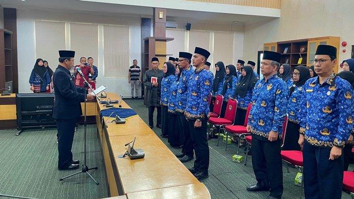 Lantik 3 CPNS dan 25 Jabatan Fungsional, Sekda OKUT : Bekerja Dengan Iklhas