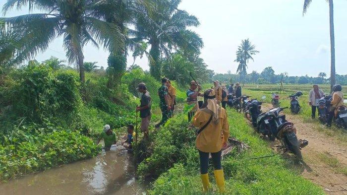 Sering Tak Kebagian Air, Petani di Desa Satan Indah Jaya dan Desa Suro Musi Rawas Gelar Patroli Air