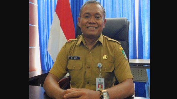 Sosok Senen Kepala Disdikbud Jombang Dinonaktifkan Imbas Video Diduga Bermesraan di Kantor Viral