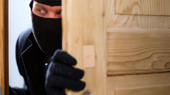 Sosok DB Terduga Maling Tewas dengan Leher Terjepit Pintu di Gunung Mas Kalteng, Sehari-hari Petani