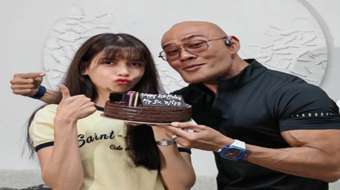 DEDDY CORBUZIER - Tangkapan layar potret Deddy Corbuzier rayakan ulang tahun Sabrina Chairunnisa yang ke 33 meski telah bercerai jadi sorotan.