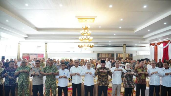 Wabup Netta Hadiri Nota Kesepahaman dan Serah Terima Lahan Pembangunan Pelabuhan Tanjung Carat