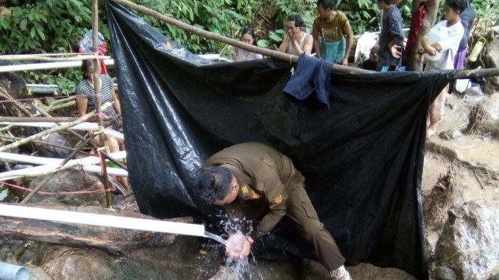 Heboh Air Sakti Ramai Didatangi Warga Muaradua karena Dipercaya Bisa Menyembuhkan Penyakit
