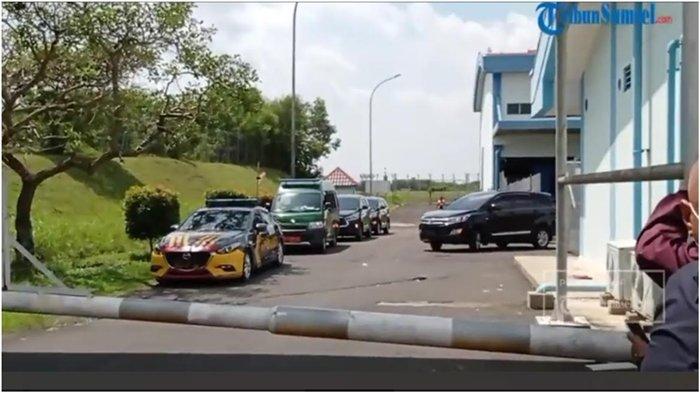 Alex Noerdin Tiba di Bandara SMB II Palembang, Keluar Lewat Terminal Kargo