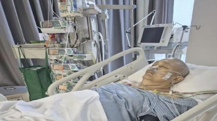 SAKIT - Mantan Gubernur Sumatera Selatan, Alex Noerdin, dikabarkan tengah dalam kondisi sakit. Kabar tersebut beredar luas di media sosial setelah dibagikan oleh akun @Catatan HB.