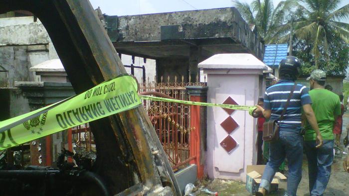 Lokasi Kebakaran Dipasang Garis Polisi