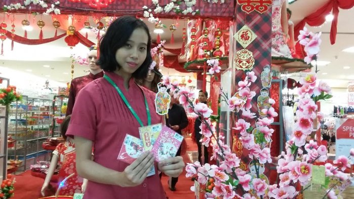 Angpao dengan Desain Ayam Api Diburu Pelanggan