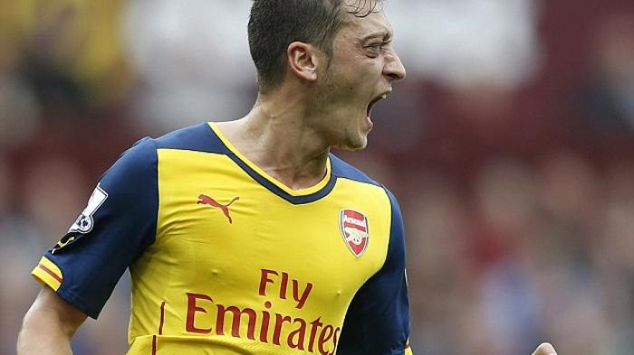 Mesut Ozil Tegaskan Arsenal Tidak Boleh Pelit di Bursa Transfer