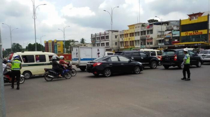 Kemacetan di Simpang Patal Dikarenakan Sistemnya Belum Berjalan