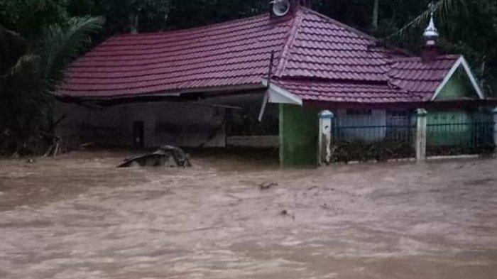 Banjir Bandang Kabupaten Lahat, BPBD: Jembatan Penghubung Ambruk dan Enam Rumah Hanyut