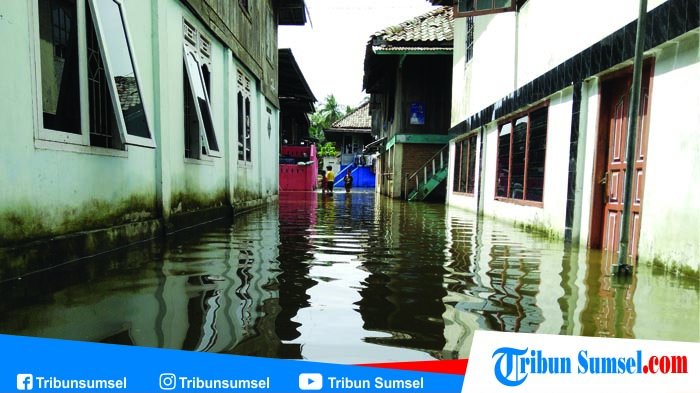 Air Sungai Komering Meluap, Perkampungan Warga di Kayuagung Terendam Banjir