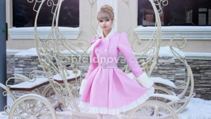 Ini 4 Perempuan Cantik di Dunia yang Mirip Boneka Barbie