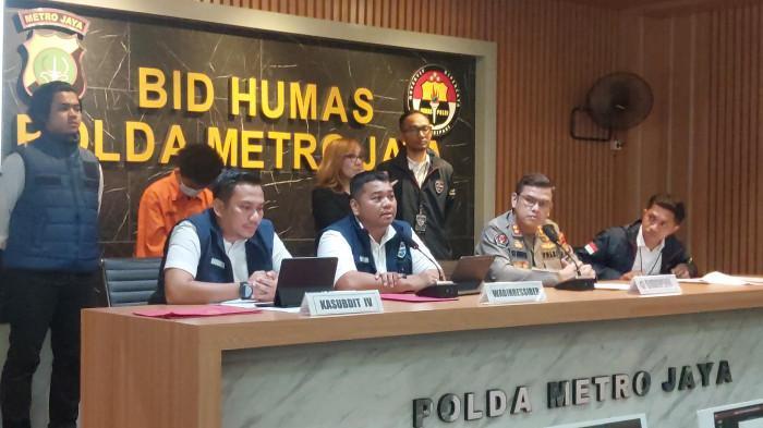 ILEGAL AKSES - Direktorat Reserse Siber Polda Metro Jaya mengungkap kasus ilegal akses dan manipulasi data seolah-olah otentik dari Dark Forums di Mapolda Metro Jaya, Jakarta Selatan, Kamis (2/10/2025). Dari kasus ini hacker Bjorka ditetapkan sebagai tersangka. (Tribunnews.com/Reynas Abdila)