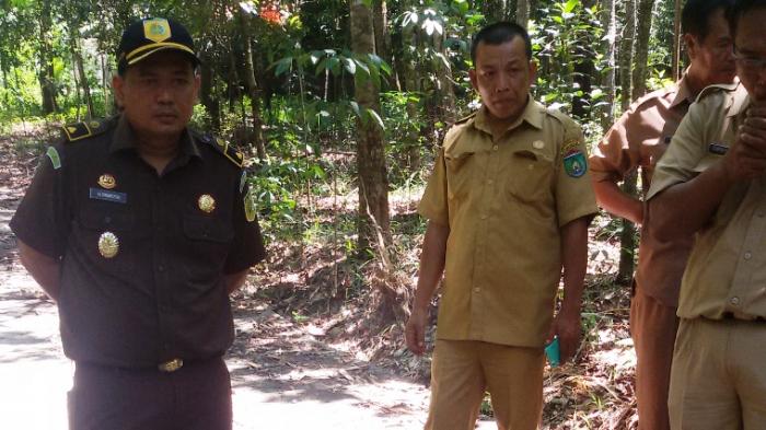 Kejari kota Prabumulih dan Inspektorat Periksa Jalan Rusak yang Baru Dibangun