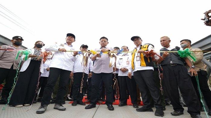 Bupati Enos Resmikan Jembatan Rangkai Bailey di Desa Bantan, Digunakan Setahun