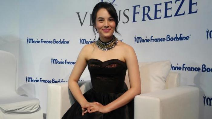 Duuh, Gara-gara Pose Begini Ibu Chelsea Islan Disebut Kembaran Nunung
