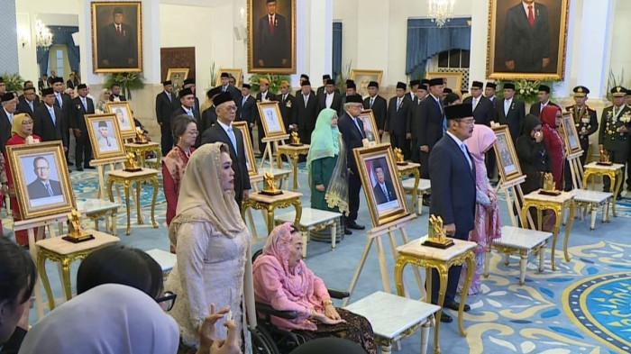 PAHLAWNA NASIONAL - Upacara penganugerahan gelar pahlawan nasional oleh Presiden Prabowo Subianto di Istana Negara, Jakarta, Senin (10/11/2025).