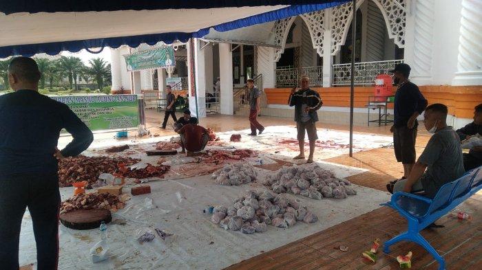 Cegah Kerumunan, Daging Kurban di Masjid Agung An Nur Indralaya Diserahkan Melalui Ketua Kelompok