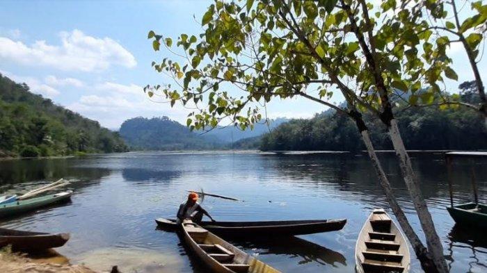 Asyiknya Mancing Sambil Menikmati Keindahan Alami Danau Bukit Layang Muratara, Ini Cara ke Sana