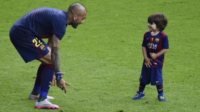 Alves Ungkap Tawaran AC Milan