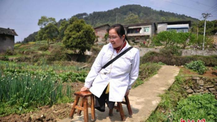 Kisah Bu Dokter Tanpa Kaki 15 Tahun Keliling Pelosok Desa Beri Pengobatan