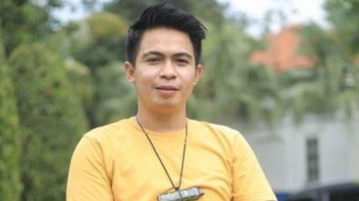 Sapri Pantun Meninggal Dunia, Dolly Terima Amanah Mengurusi Anak dan Istri sang Kakak