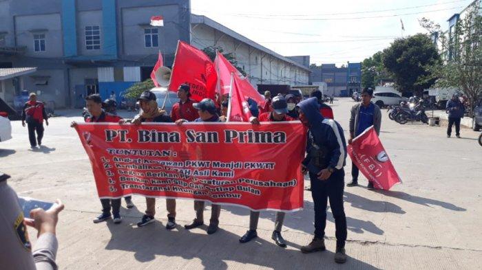 Minta Ijazah Tak Ditahan, Federasi Buruh Indonesia Geruduk Kantor PT Bina San Prima