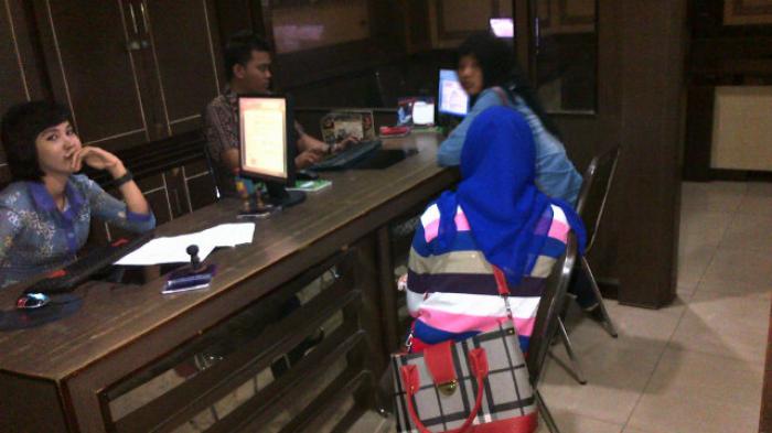 Fitri Dipukul dan Ditendang Akibat Dituduh Kirim BBM dengan Kata Kasar