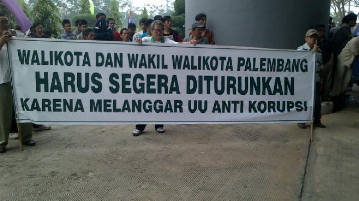 Forum Masyarakat Palembang Tuntut Romi Herton-Harnojoyo Diberhentikan