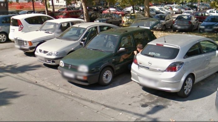 10 Gambar Konyol dan Mengerikan yang Tertangkap Kamera Google Street View, Awas Baper Lihat Nomor 4