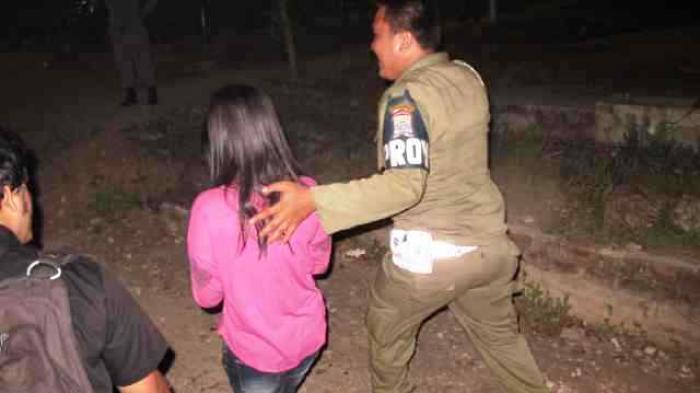 Gadis Bawah Umur Ini Terjaring Razia di Cafe