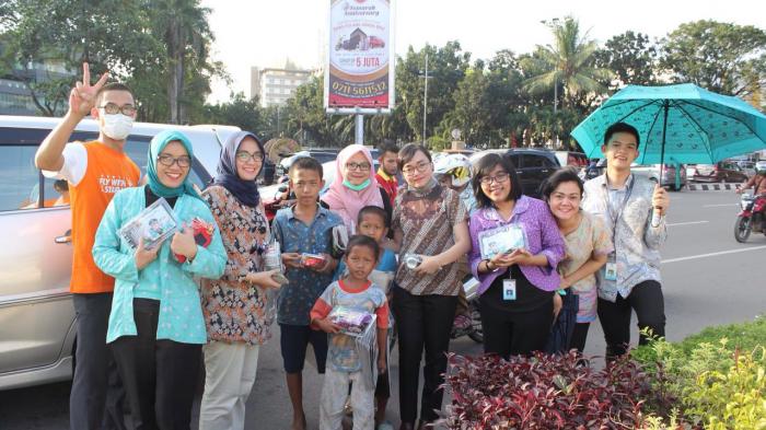 Sebar Takjil Bersama Garuda Indonesia Branch Palembang