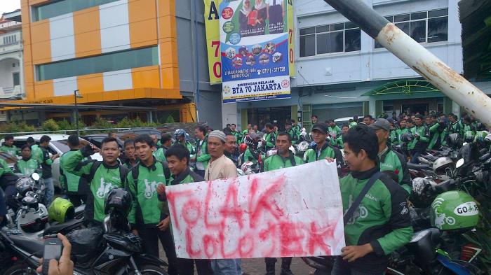 Cuma Diberi Rp 20 Ribu, Pengemudi Go-Jek Demo