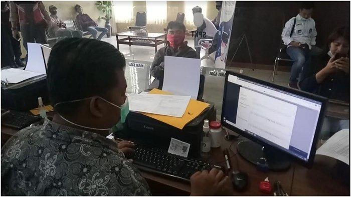 Helm Terjatuh, Motor Honda CB 150 R Milik Warga Palembang Ini Dibawa Lari Calon Pembeli