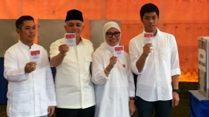 Hatta Mengucapkan Terima Kasih