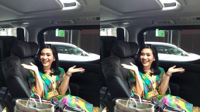 Pedangdut Ini Pakai Jilbab Saat Naik Haji, Wajahnya Tanpa Make Up Jadi Sorotan