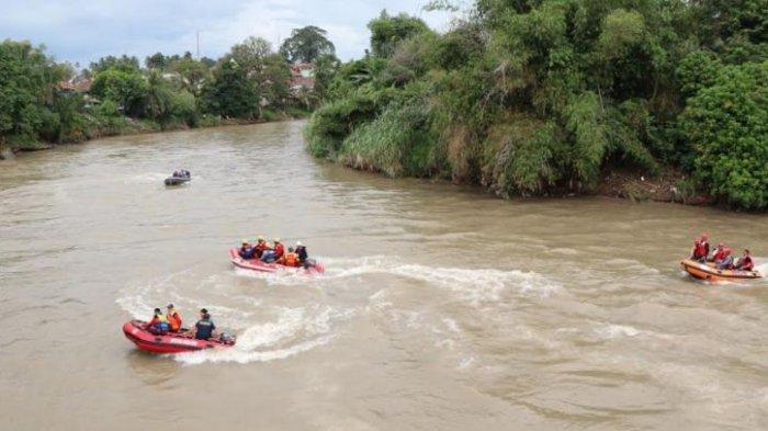 Kelelahan Berenang, Irham Warga Muara Enim Terseret Arus Sungai Enim Belum Juga Ditemukan