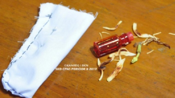 Ada Peserta CPNS Kenakan Jimat di Belahan Dada Saat Tes SKD, Apakah Ia Lolos?