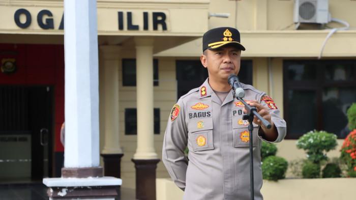 Kapolres OI Pimpin Apel Gabungan,Tekankan Sikap Humanis Polri Dalam Pengamanan Aksi Unjuk Rasa