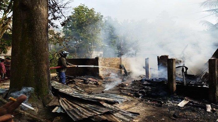 Rumah Ludes Terbakar di Talang Balai Baru OI Tadi Pagi, Penghuni Tinggal Punya Baju di Badan