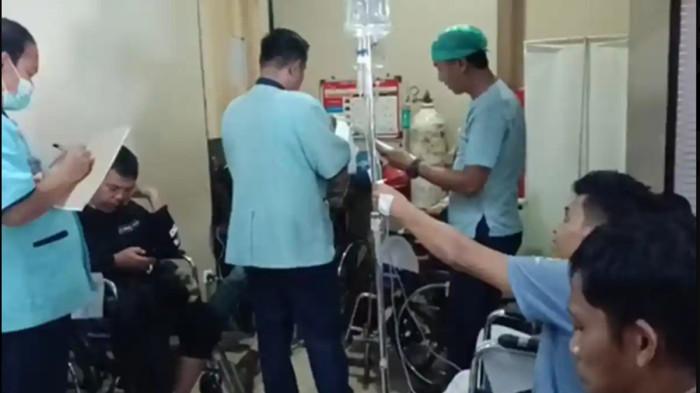 KECELAKAAN DI TOL CIPALI - Korban kecelakaan maut di ruas Tol Cikopo-Palimanan (Cipali) KM 72, tepatnya di Desa Cinangka, Kecamatan Bungursari, Purwakarta, Selasa (18/11/2025) dini hari, sekitar pukul 02.30 WIB. Lima orang dilaporkan tewas dan 7 luka berat.